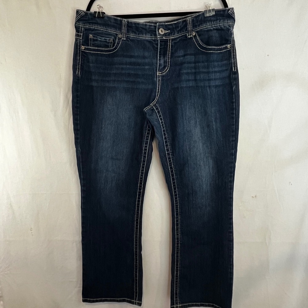 Maurices Women Dark Wash Thick Stitch Bootcut Jeans Size 18 Short Denim Blue